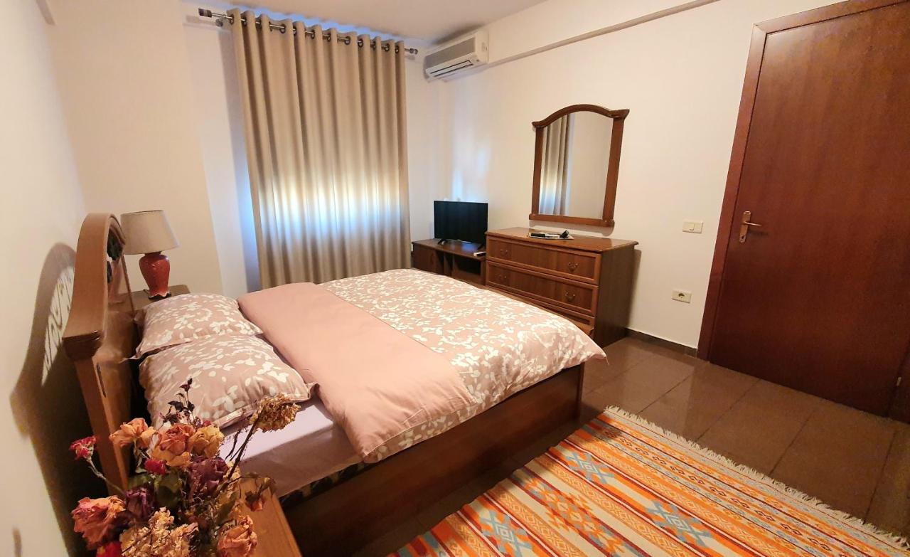 Star Apartment Тирана Екстер'єр фото