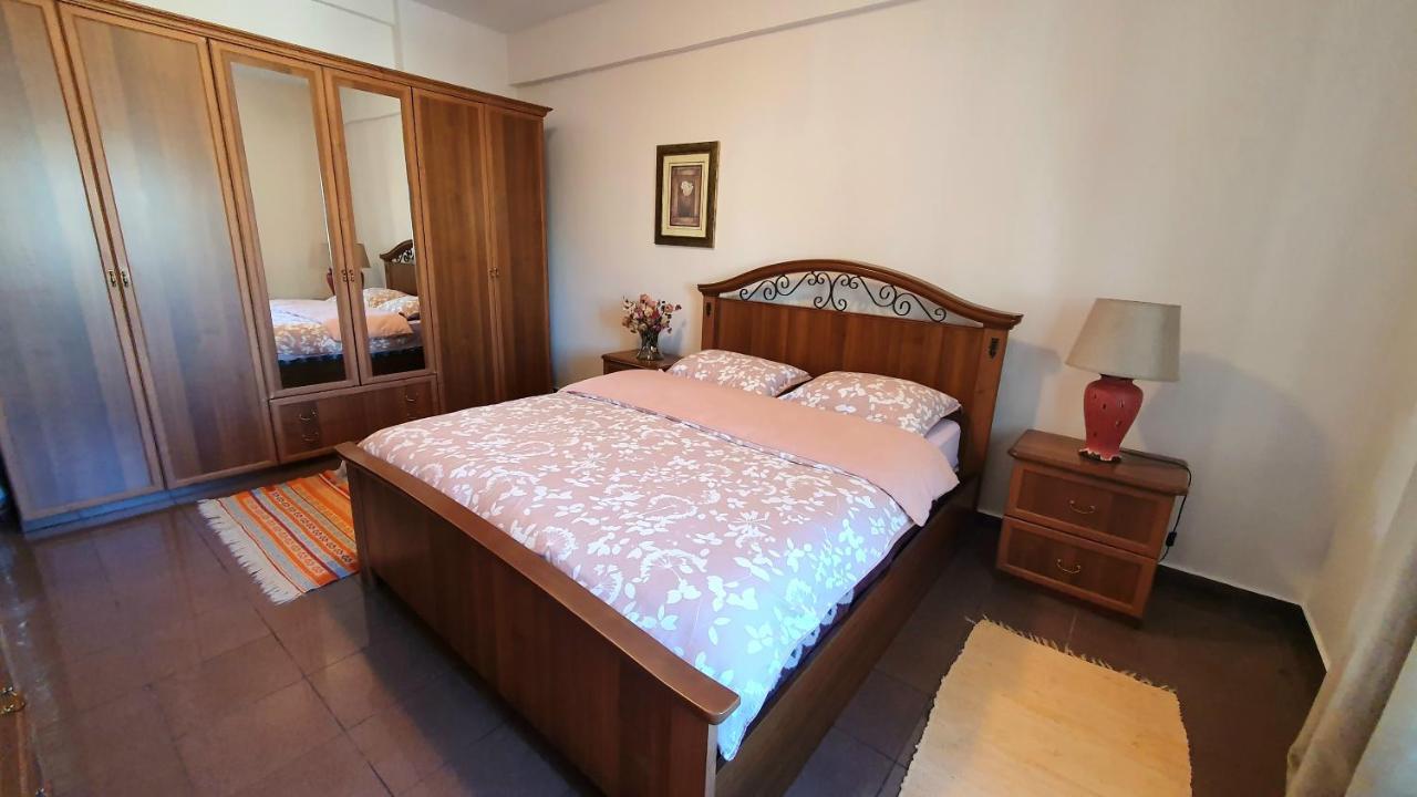 Star Apartment Тирана Екстер'єр фото